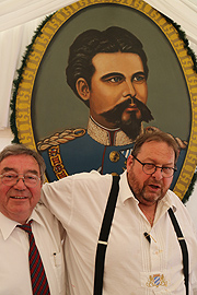 "Spargelpapst" Josef Plöckl mit Ottfried Fischer (©Foto: Martin Schmitz)